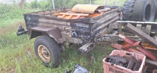 ostalo Prikolica  vojaske barve  1- osna