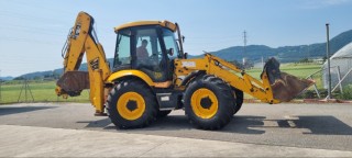 Rovokopač-kombinirka JCB 4CX