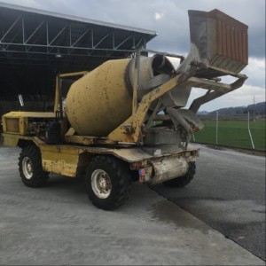 SAMOHODNI BETONSKI MEŠALEC POTAIN LH 672, 4X4